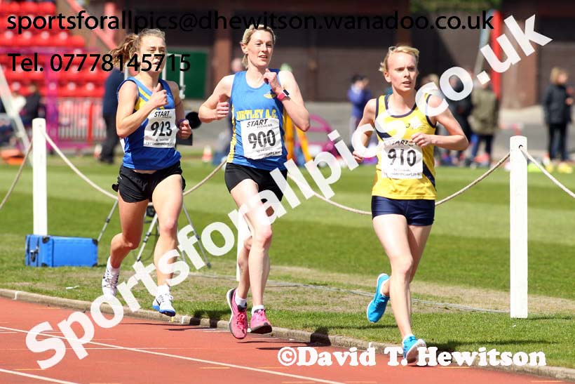 Senior womens 5000 metres, North Eastern Track and Field Champs, Gateshead Stadium. Photo: David T. Hewitson/Sports for All Pics